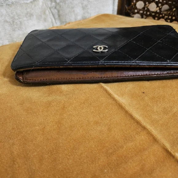 Authentic Chanel long wallet - Picture 3 of 10